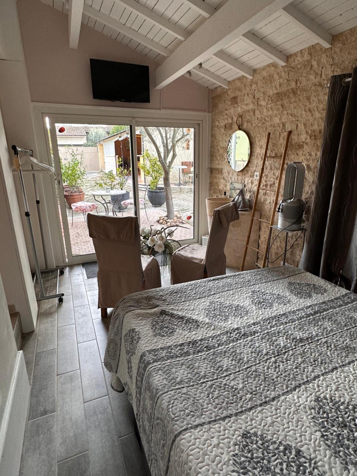 Beau Ciel Apartment Chateauneuf-de-Gadagne Exterior photo